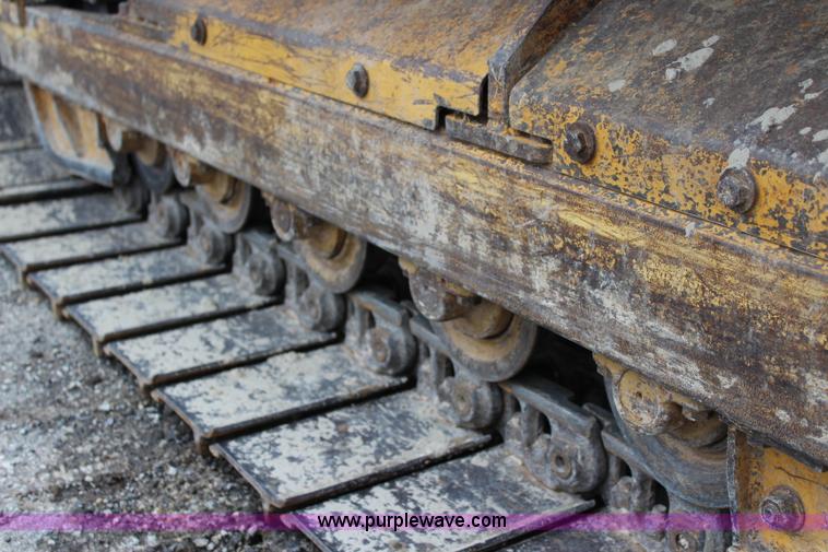 image for item L2363 2003 John Deere 450H dozer