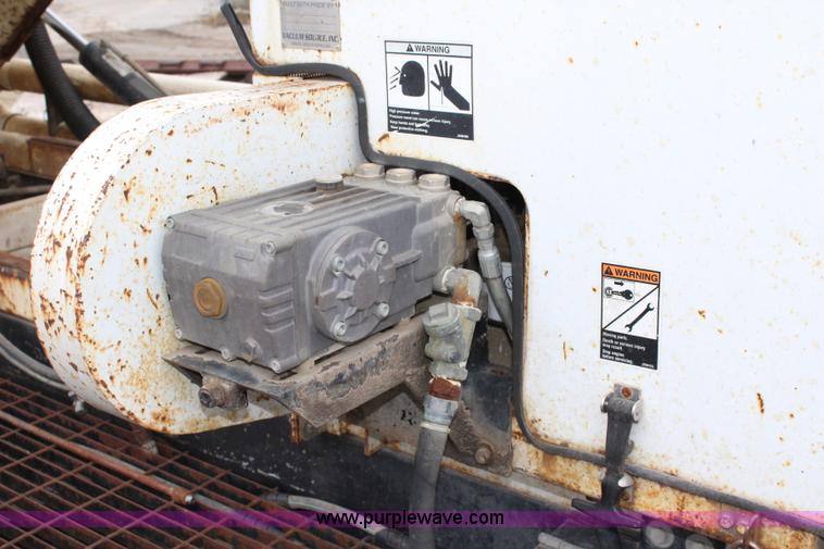 image for item L2364 2000 Vaxcavator VS-800 vacuum excavator