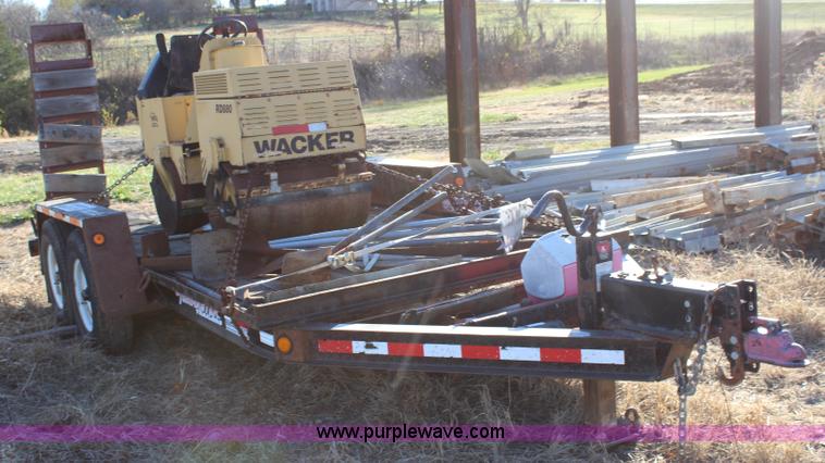 image for item L2432 2006 Towmaster T10DD equipment trailer