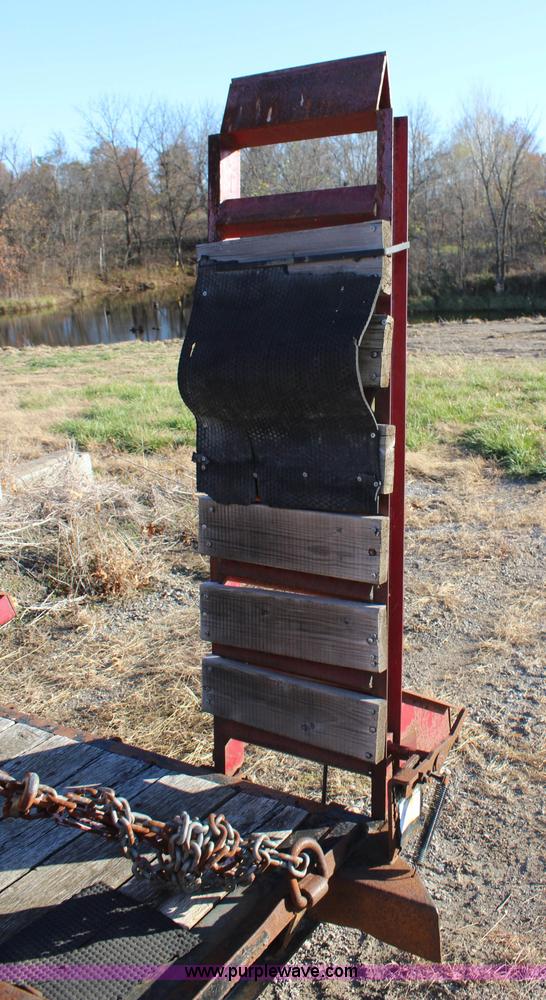 image for item L2432 2006 Towmaster T10DD equipment trailer