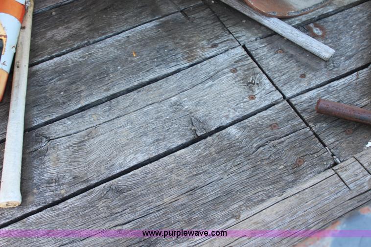 image for item L2432 2006 Towmaster T10DD equipment trailer