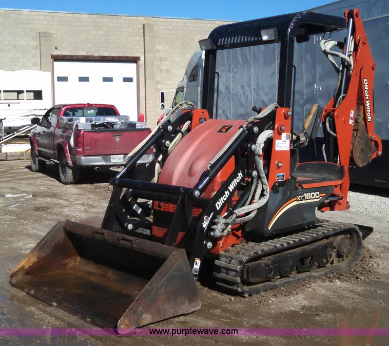 image for item L3003 2007 Ditch Witch XT1600 tool carrier