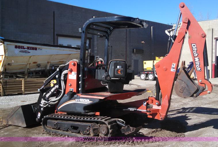 image for item L3003 2007 Ditch Witch XT1600 tool carrier