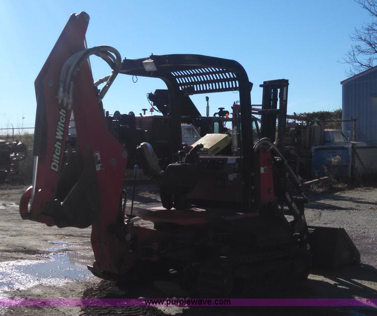 image for item L3003 2007 Ditch Witch XT1600 tool carrier