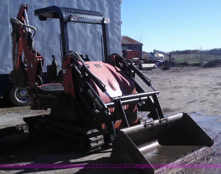 image for item L3003 2007 Ditch Witch XT1600 tool carrier