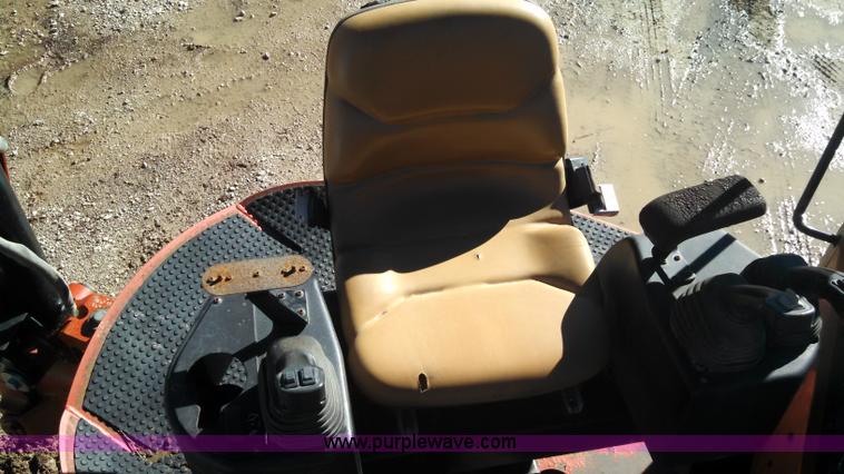 image for item L3003 2007 Ditch Witch XT1600 tool carrier