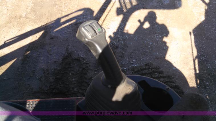 image for item L3003 2007 Ditch Witch XT1600 tool carrier