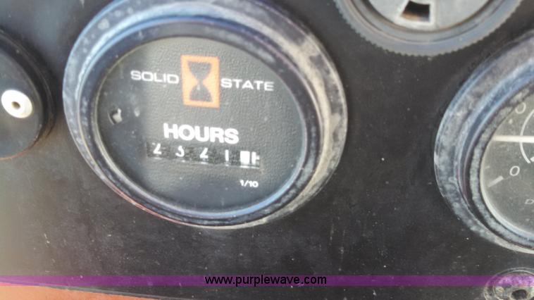 image for item L3003 2007 Ditch Witch XT1600 tool carrier