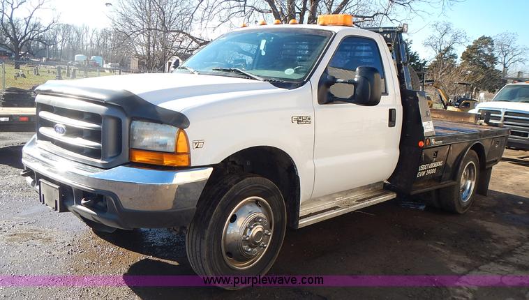 image for item L3595 1999 Ford F450 Super Duty flatbed truck