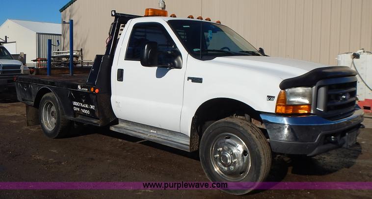 image for item L3595 1999 Ford F450 Super Duty flatbed truck