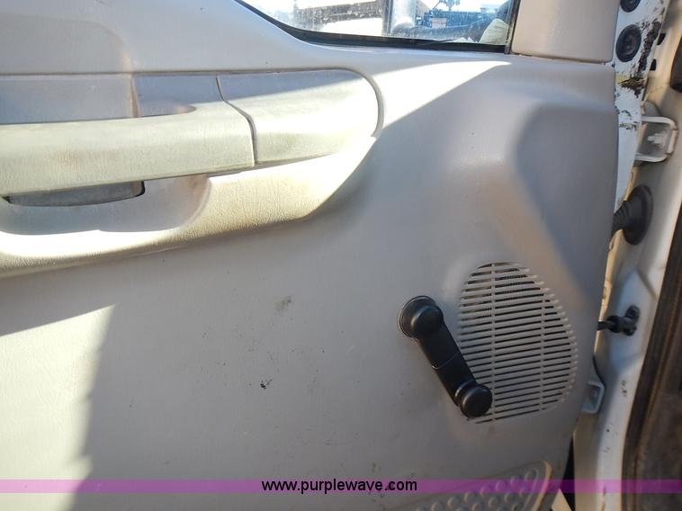 image for item L3595 1999 Ford F450 Super Duty flatbed truck