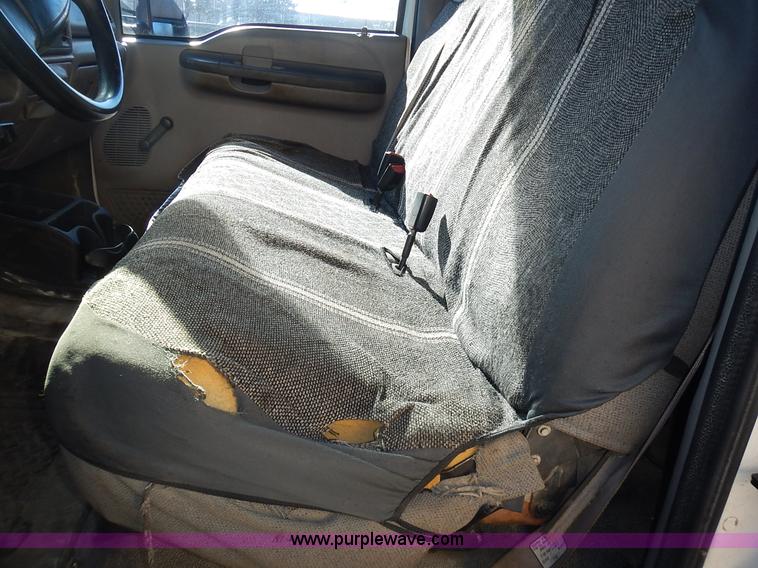 image for item L3595 1999 Ford F450 Super Duty flatbed truck