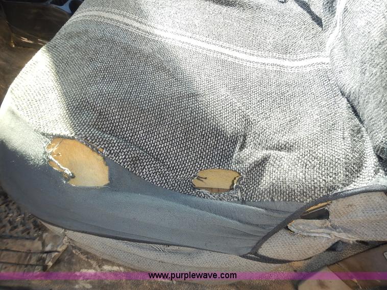 image for item L3595 1999 Ford F450 Super Duty flatbed truck