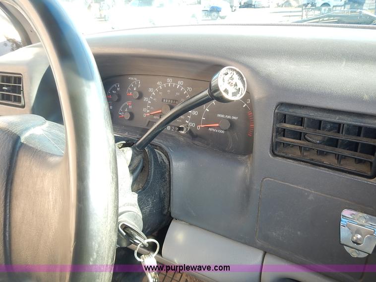 image for item L3595 1999 Ford F450 Super Duty flatbed truck