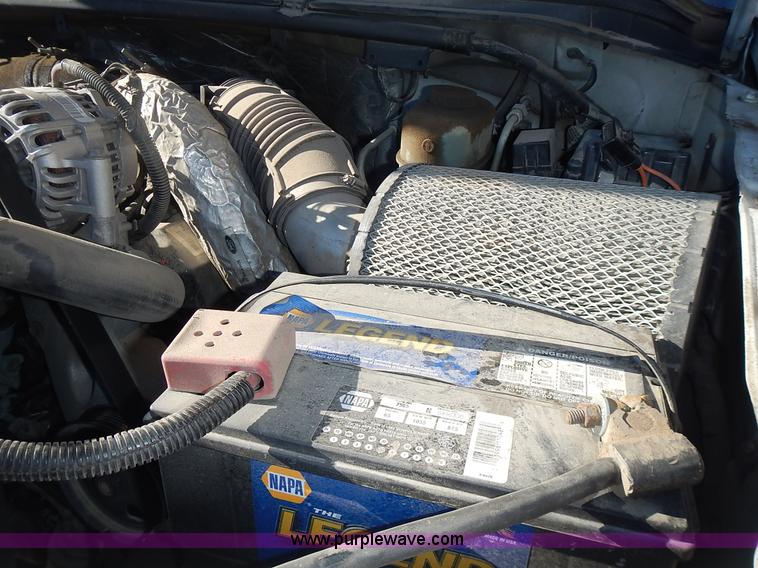 image for item L3595 1999 Ford F450 Super Duty flatbed truck