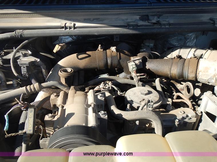 image for item L3595 1999 Ford F450 Super Duty flatbed truck