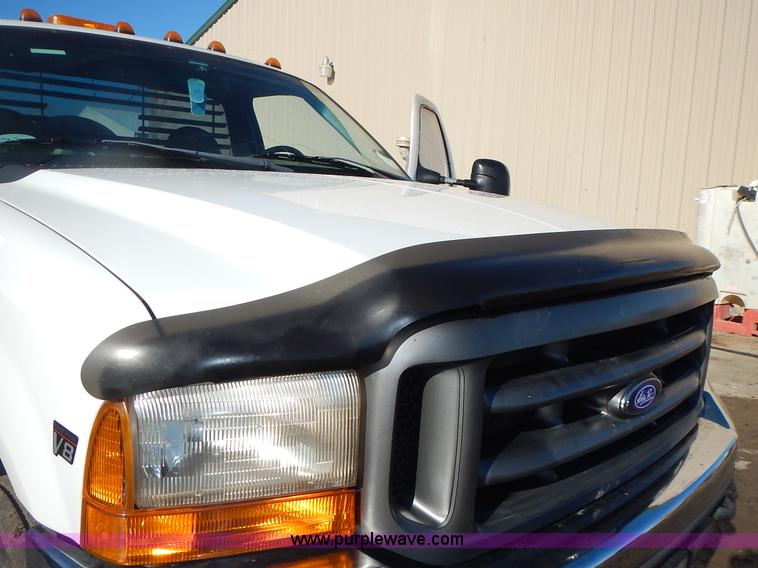 image for item L3595 1999 Ford F450 Super Duty flatbed truck