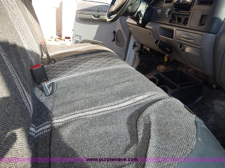 image for item L3595 1999 Ford F450 Super Duty flatbed truck