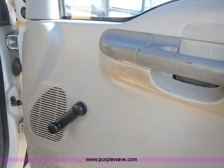 image for item L3595 1999 Ford F450 Super Duty flatbed truck