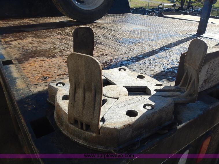 image for item L3595 1999 Ford F450 Super Duty flatbed truck