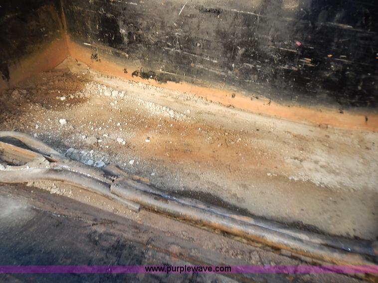 image for item L3595 1999 Ford F450 Super Duty flatbed truck