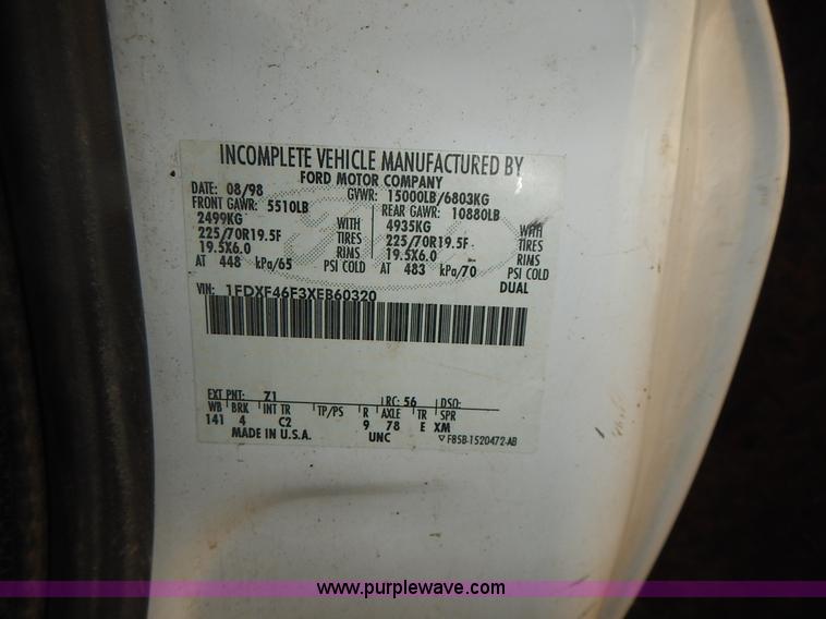 image for item L3595 1999 Ford F450 Super Duty flatbed truck