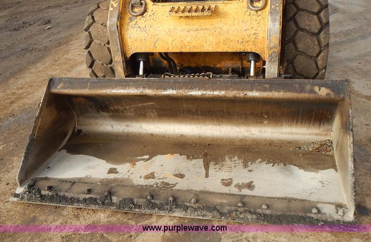 image for item L3598 Caterpillar 272D skid steer