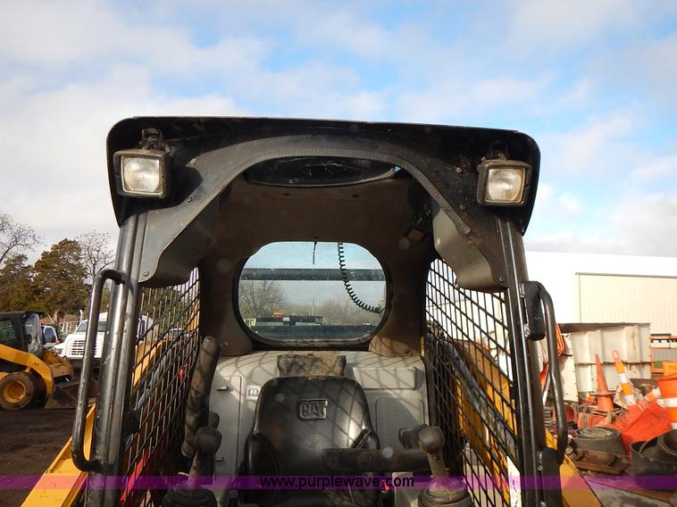 image for item L3598 Caterpillar 272D skid steer