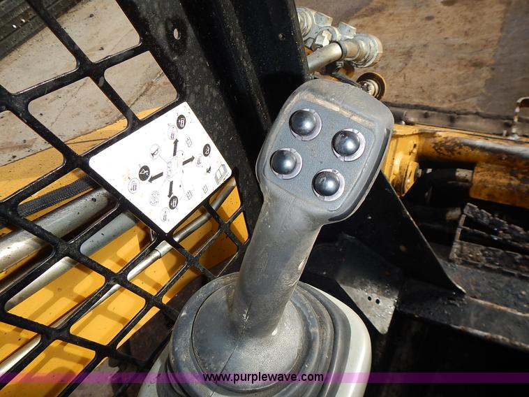 image for item L3598 Caterpillar 272D skid steer