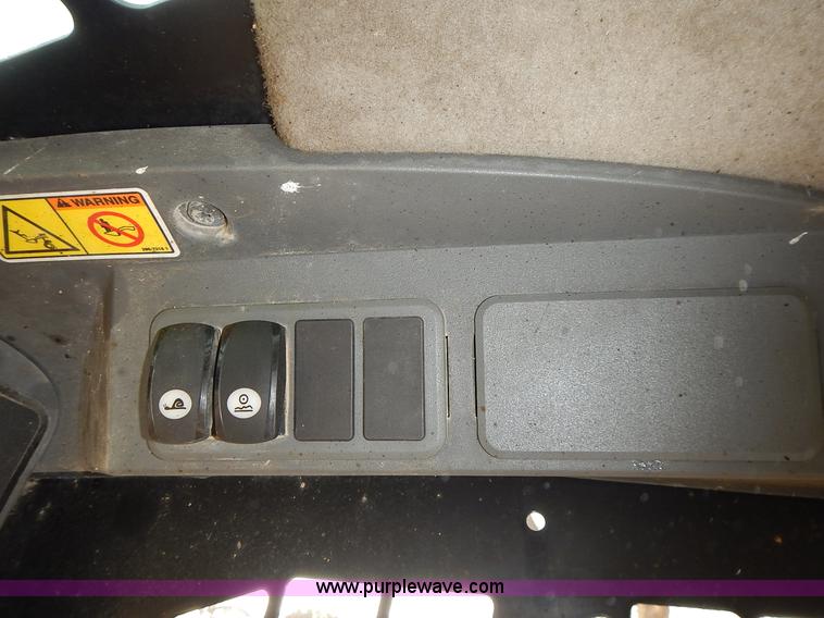 image for item L3598 Caterpillar 272D skid steer