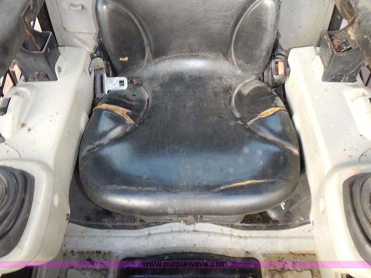 image for item L3598 Caterpillar 272D skid steer