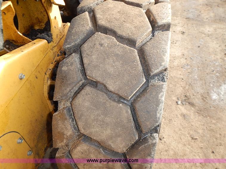 image for item L3598 Caterpillar 272D skid steer