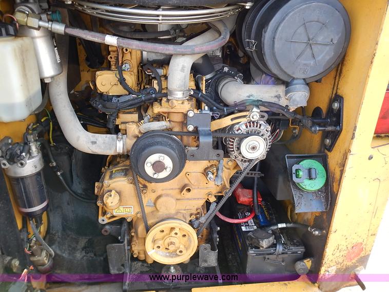 image for item L3598 Caterpillar 272D skid steer