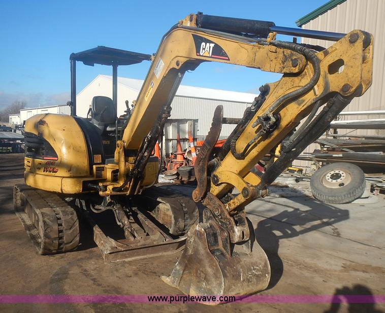 image for item L3599 2006 Caterpillar 304CR mini excavator