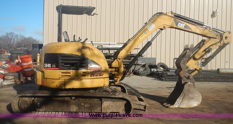 image for item L3599 2006 Caterpillar 304CR mini excavator