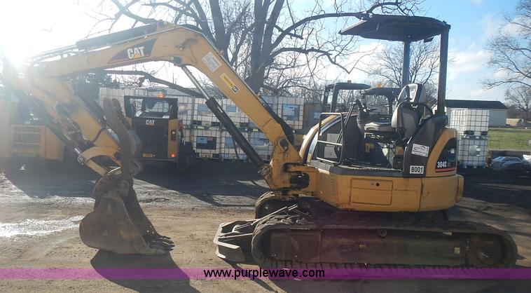 image for item L3599 2006 Caterpillar 304CR mini excavator