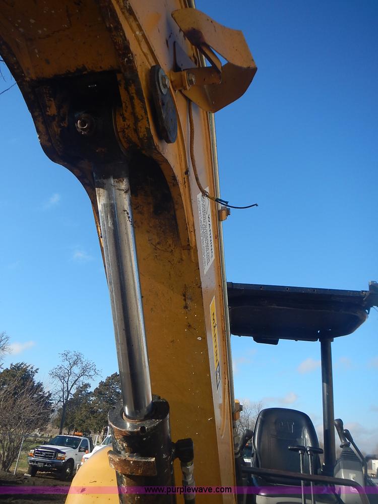 image for item L3599 2006 Caterpillar 304CR mini excavator