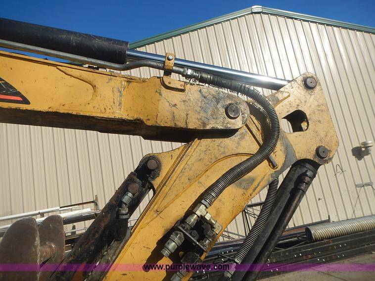 image for item L3599 2006 Caterpillar 304CR mini excavator