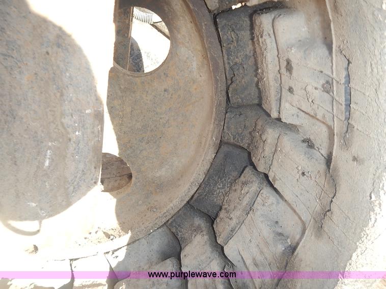 image for item L3599 2006 Caterpillar 304CR mini excavator