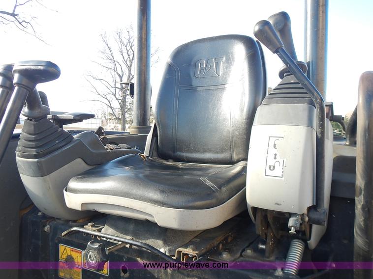 image for item L3599 2006 Caterpillar 304CR mini excavator