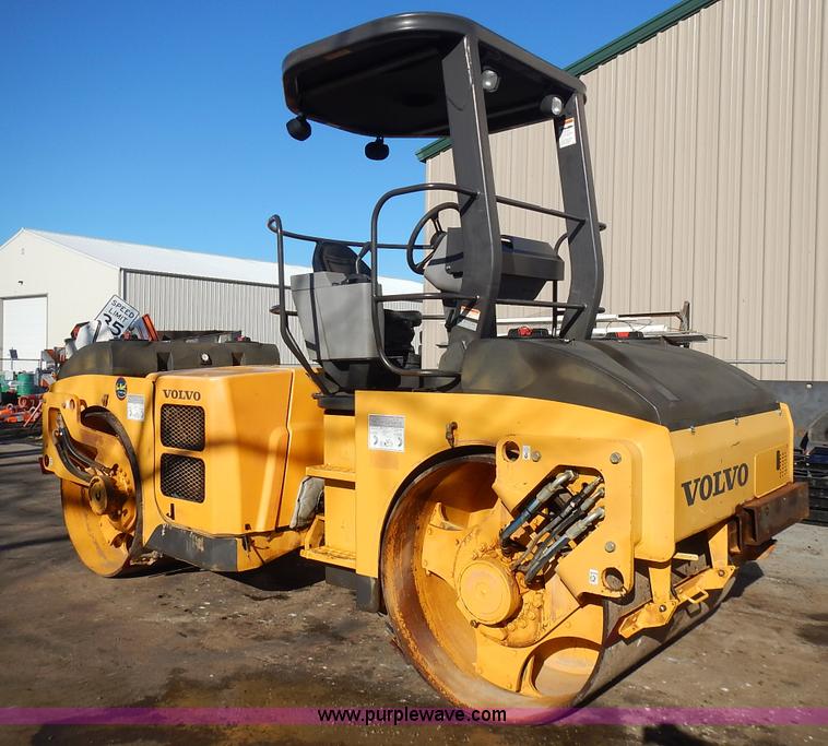 image for item L3600 Volvo DD70HF double drum roller