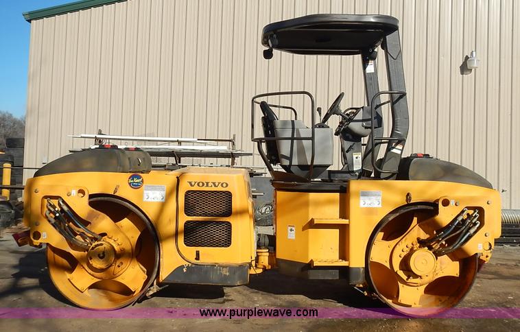 image for item L3600 Volvo DD70HF double drum roller