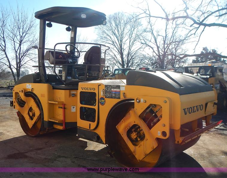 image for item L3600 Volvo DD70HF double drum roller