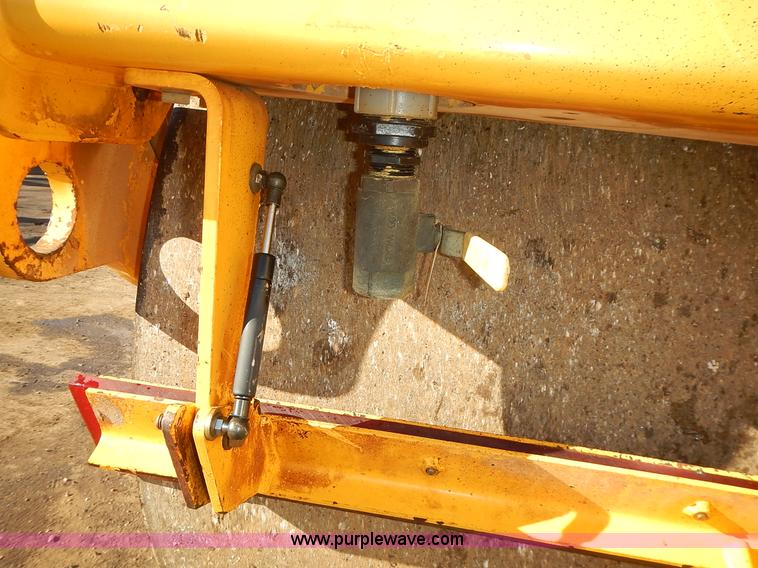image for item L3600 Volvo DD70HF double drum roller