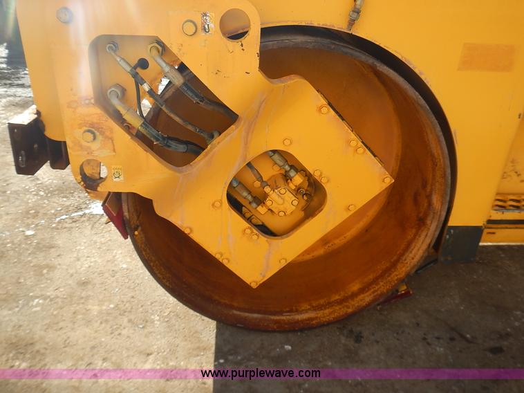 image for item L3600 Volvo DD70HF double drum roller