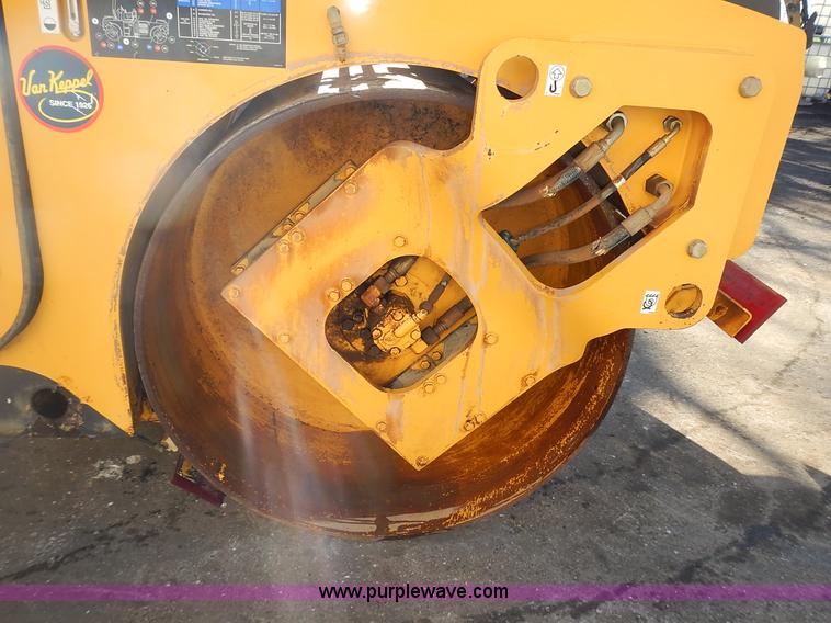 image for item L3600 Volvo DD70HF double drum roller