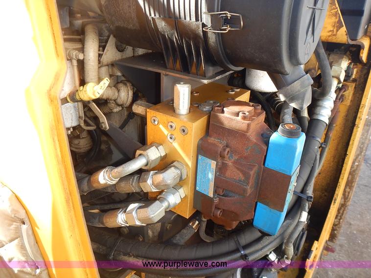 image for item L3600 Volvo DD70HF double drum roller