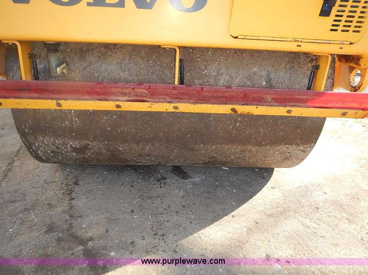 image for item L3600 Volvo DD70HF double drum roller