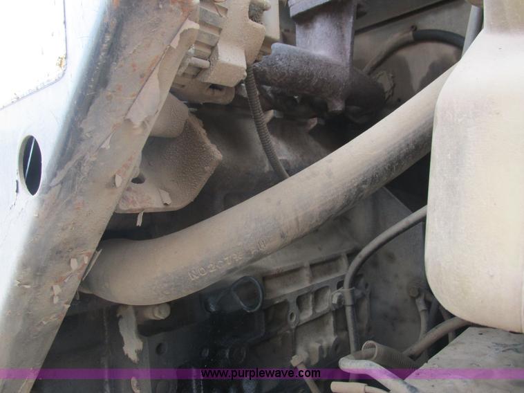 image for item L3894 1988 Bobcat 743 skid steer