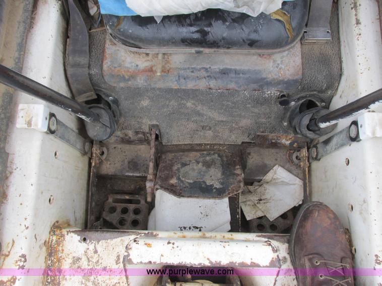 image for item L3894 1988 Bobcat 743 skid steer